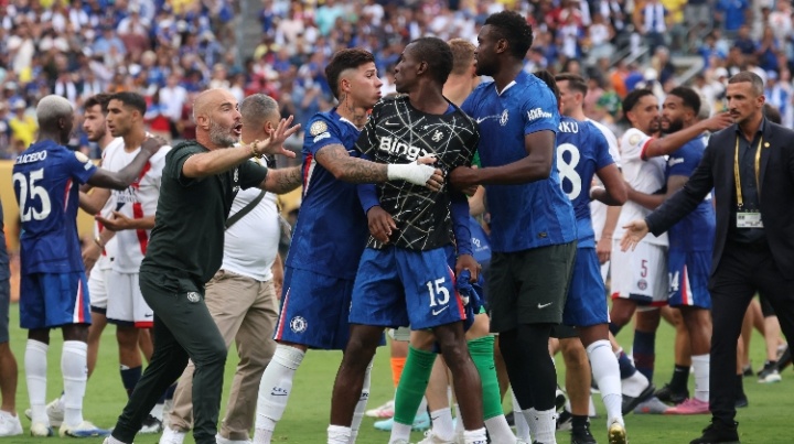 九游体育-杰哥冷静！世俱杯赛后冲突，杰克逊怒而上前想干架被恩佐等人劝住